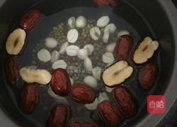 红豆绿豆红枣粥的做法图解3