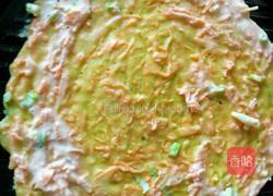 胡萝卜鸡蛋牛奶饼的做法图解3