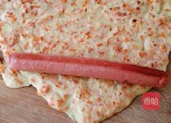 胡萝卜鸡蛋饼卷火腿肠的做法图解8