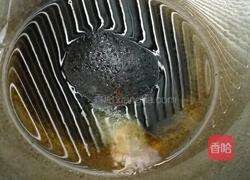 青椒茶树菇的做法图解2