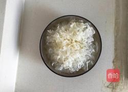 莲子百合汤的做法图解1