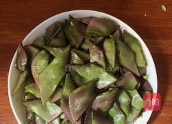 扁豆炒肉片的做法图解2