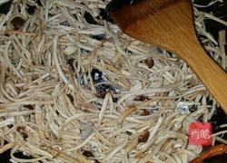 干煸茶树菇的做法图解5
