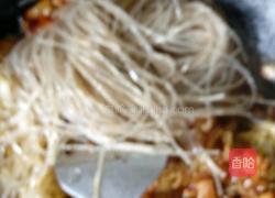 酸菜炒粉的做法图解7