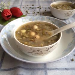绿豆银耳莲子羹的做法[图]