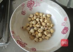 绿豆银耳莲子羹的做法图解2