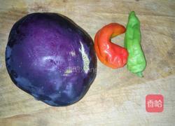红椒烧茄子的做法图解1