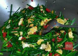 韭菜花炒鸡蛋的做法图解4