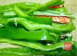 青椒拌皮蛋的做法图解2