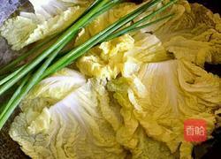 娃娃菜裹肉卷的做法圖解1