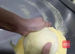 Professional durian pizza recipe illustration 5