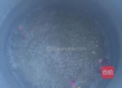 玫瑰乌龙蜜桃冰奶茶的做法图解1