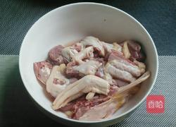 五香焖鸭的做法图解1