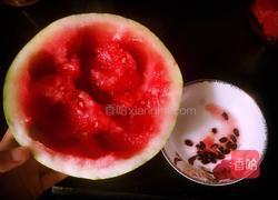 香蕉西瓜奶昔的做法图解2