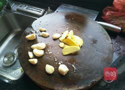 黑椒牛仔骨的做法图解1