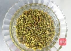 绿豆粥的做法图解1