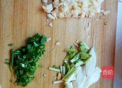 蒜香沼虾的做法图解2