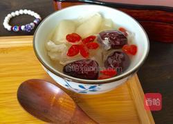 雪梨红枣枸杞银耳羹的做法图解6