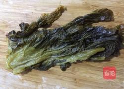 酸菜炖鲫鱼的做法图解2