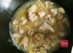 香菇炒鸡的做法图解2