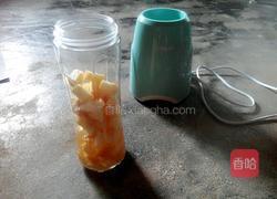 鲜榨苹果汁的做法图解3