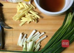 姜葱炒花蟹的做法图解3