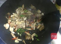 火腿炒鸡枞的做法图解9