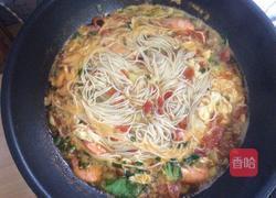 西红柿鸡蛋虾仁面的做法图解4