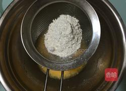 彩虹蛋糕卷的做法图解4