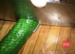 蓑衣黄瓜（蛇皮黄瓜）的做法图解1