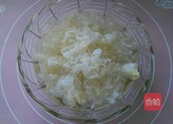 红枣桂圆银耳汤的做法图解1