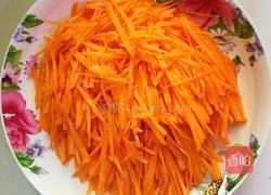 肉末胡萝卜丝的做法图解1