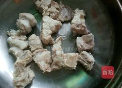 沙参枸杞排骨汤的做法图解4