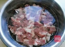 西红柿炖牛腩的做法图解1