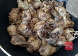 家常辣炒鸡骨架的做法图解2