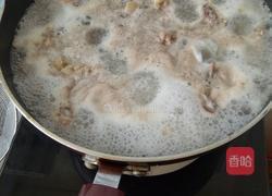 家常辣炒鸡骨架的做法图解1