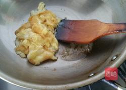 秋葵辣椒炒蛋的做法图解3