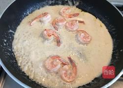 罗勒汁鲜虾芝士意面的做法图解9