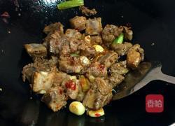 土豆鹌鹑蛋烧排骨的做法图解6