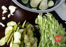 杂炒苦子金豆茄子的做法图解2