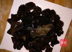 葱爆木耳的做法图解1