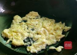 胡萝卜鸡蛋炒米粉的做法图解5