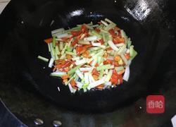 火腿炒西芹的做法图解5