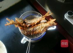 炸小鲅鱼的做法图解4