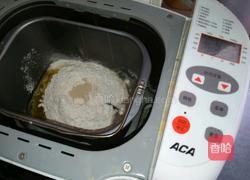 玫瑰火腿小面包的做法图解2