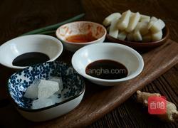 河蟹炒年糕的做法图解2