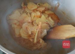 辣白菜炒土豆片的做法图解4
