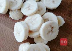 香蕉核桃牛奶松饼的做法图解2