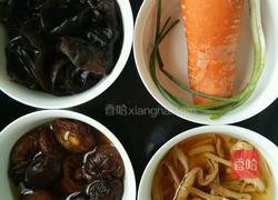 木耳香菇黄花菜的做法图解1