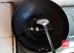 丝瓜豆腐皮鸡蛋面的做法图解2